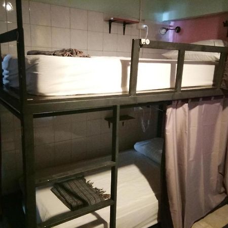 The 25 Hostel Hat Yai Exterior photo