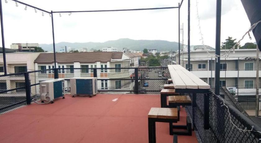 The 25 Hostel Hat Yai Exterior photo