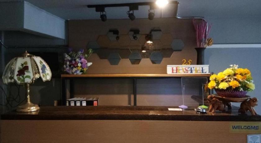 The 25 Hostel Hat Yai Exterior photo
