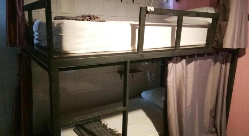 The 25 Hostel Hat Yai Exterior photo