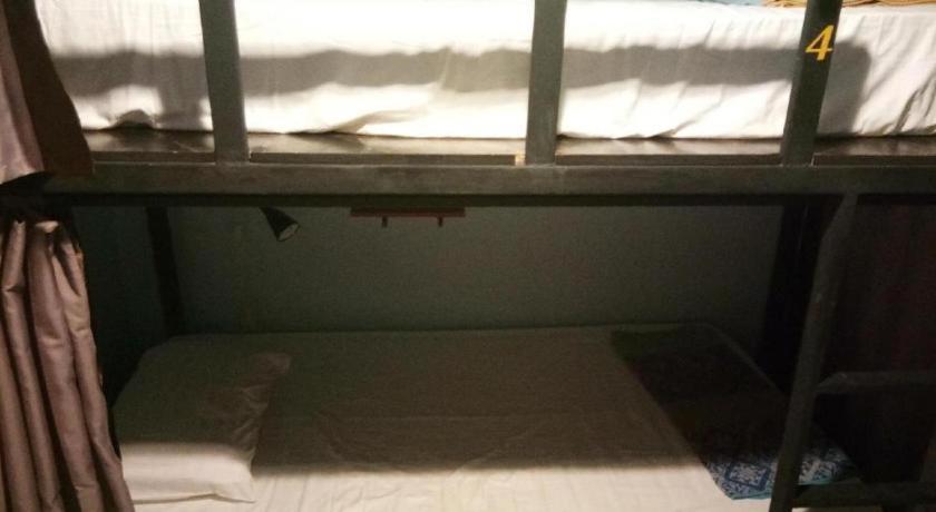 The 25 Hostel Hat Yai Exterior photo