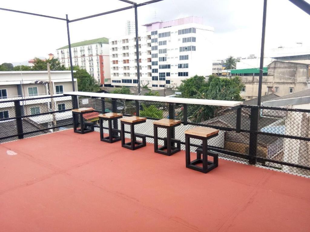 The 25 Hostel Hat Yai Exterior photo