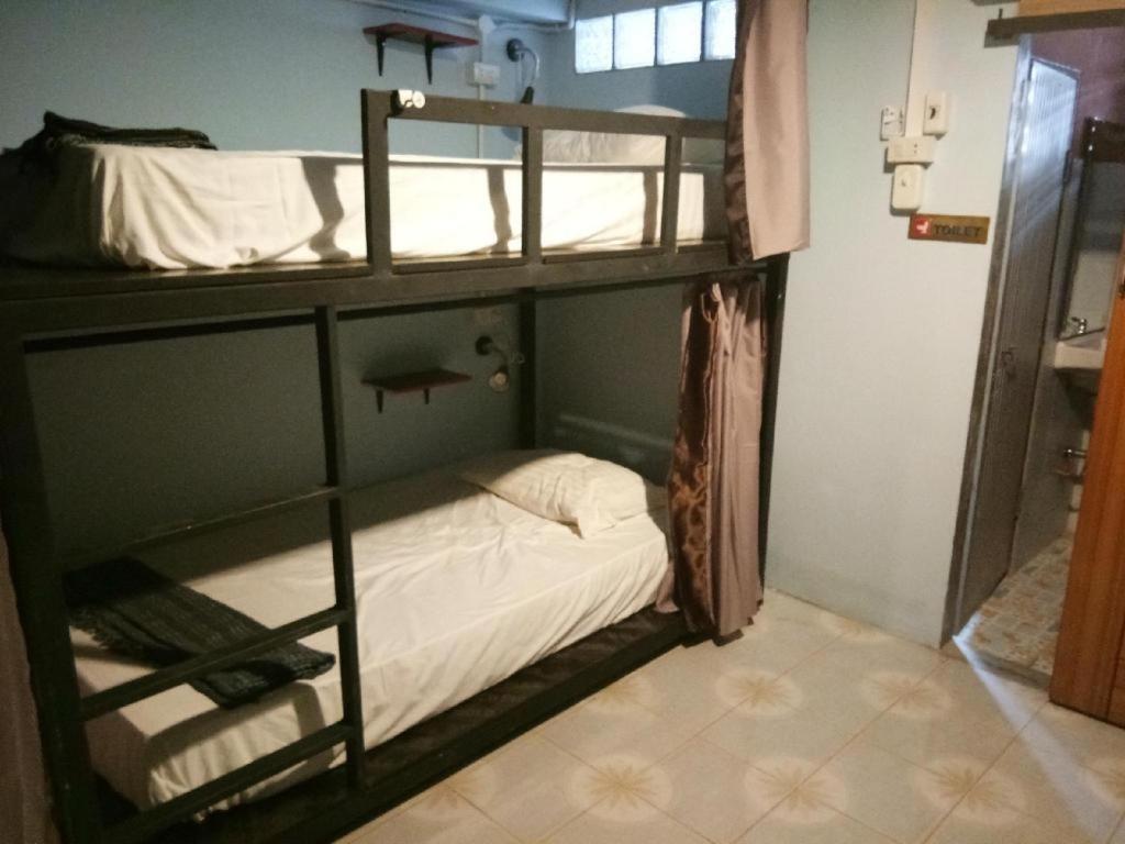 The 25 Hostel Hat Yai Exterior photo
