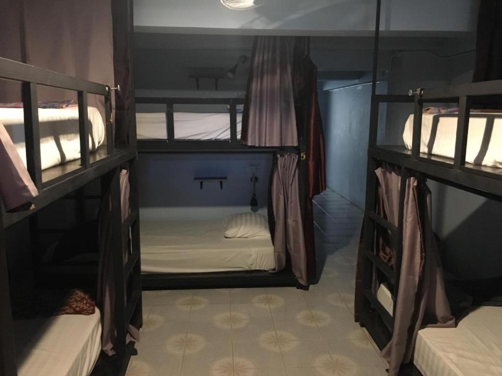 The 25 Hostel Hat Yai Exterior photo