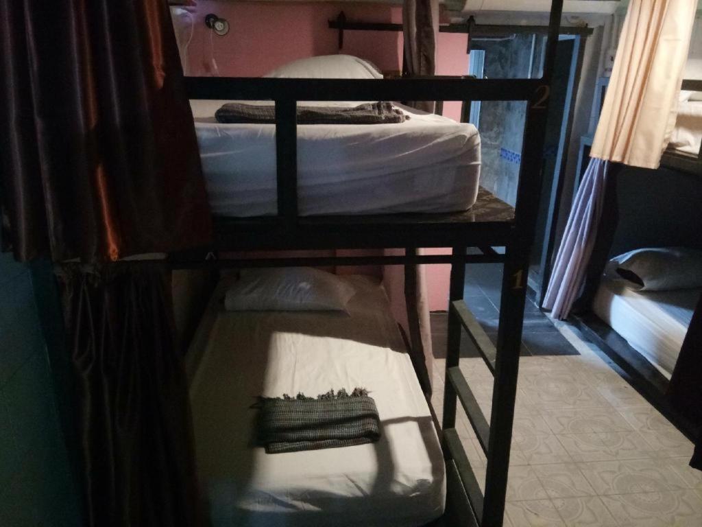 The 25 Hostel Hat Yai Exterior photo