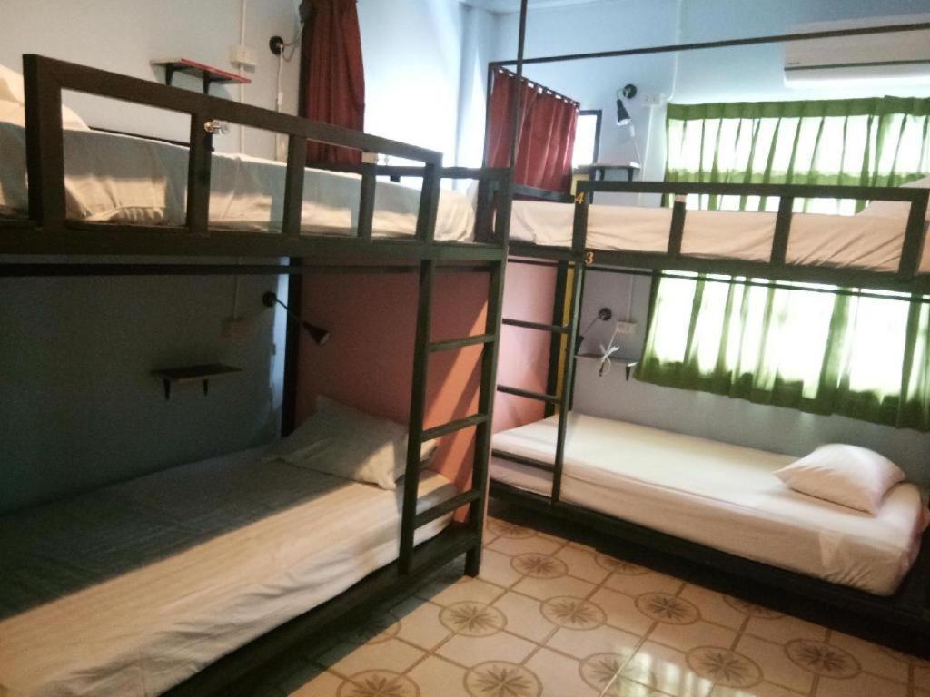 The 25 Hostel Hat Yai Exterior photo