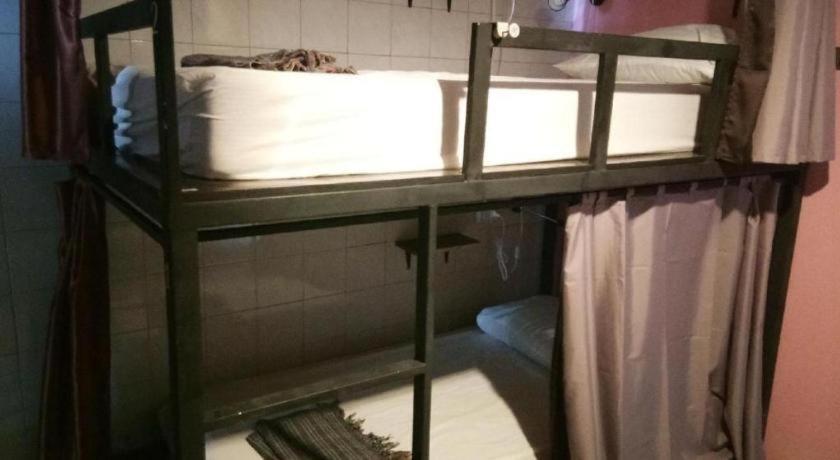 The 25 Hostel Hat Yai Exterior photo