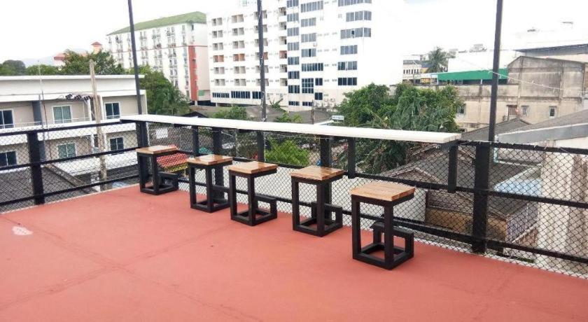 The 25 Hostel Hat Yai Exterior photo